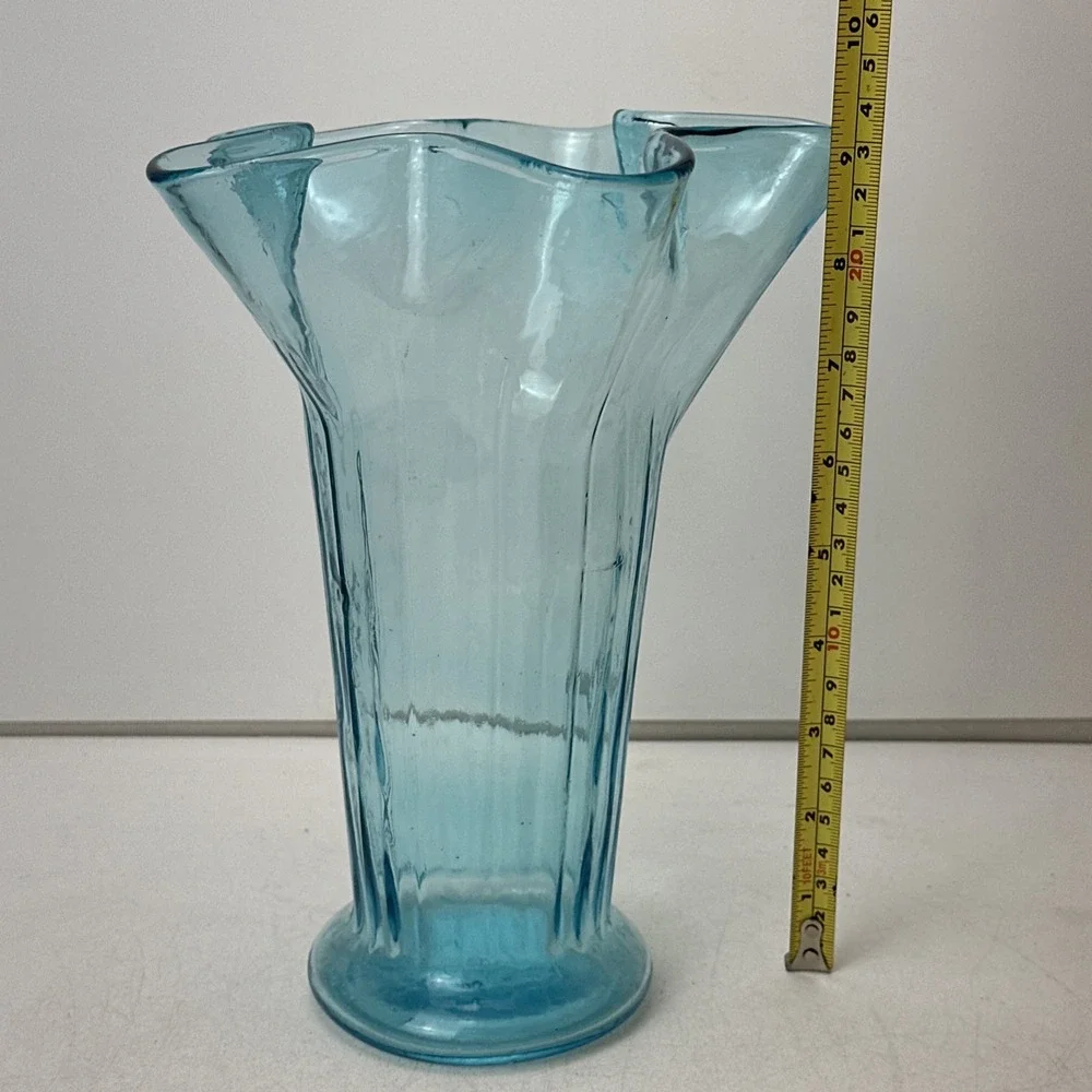 Vintage Glass Crimped Star Shaped Top Vase Turquoise 9